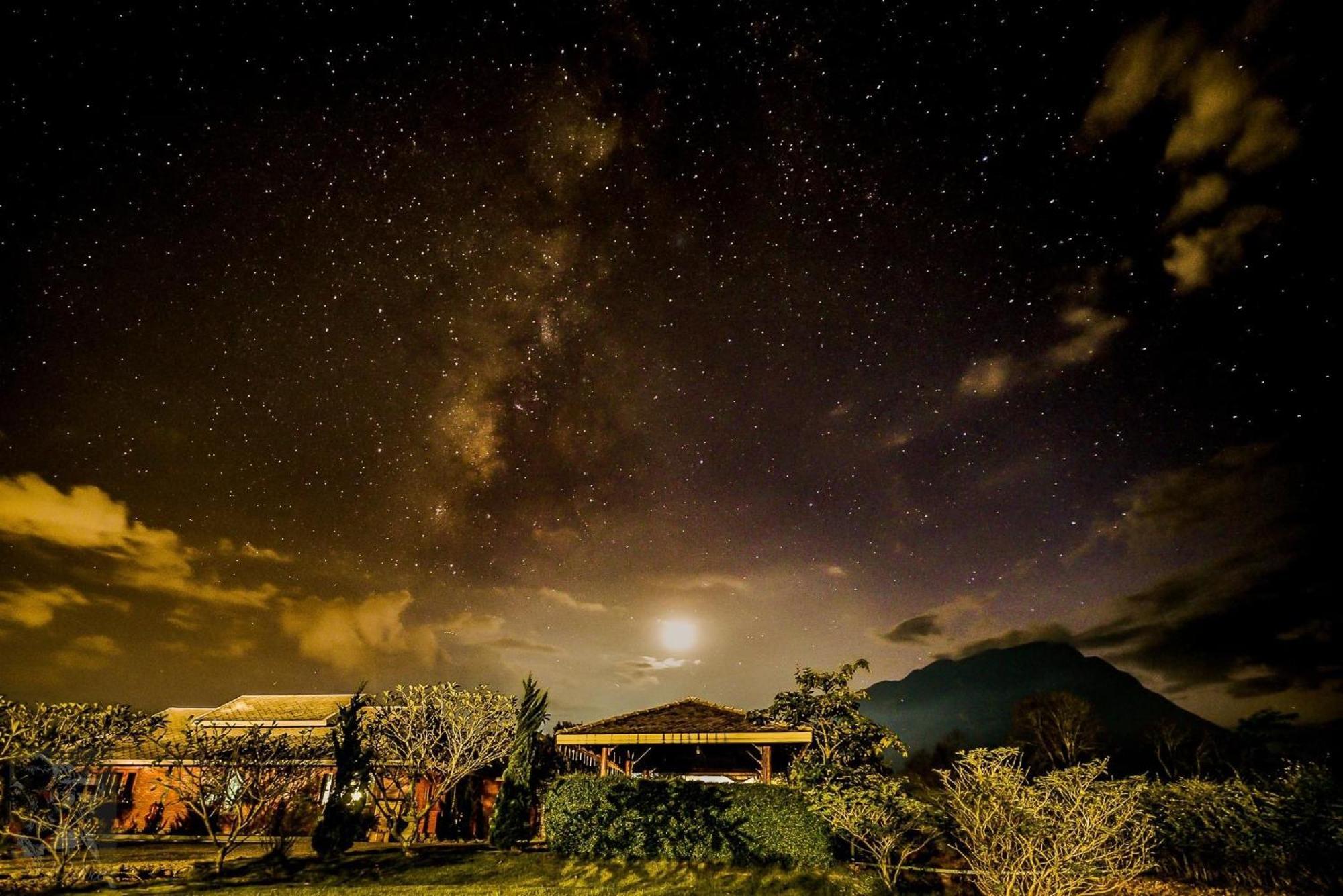 The Wes Village, Incl Free Breakfast & 100 Thb Food Gift Chiang Dao Eksteriør billede