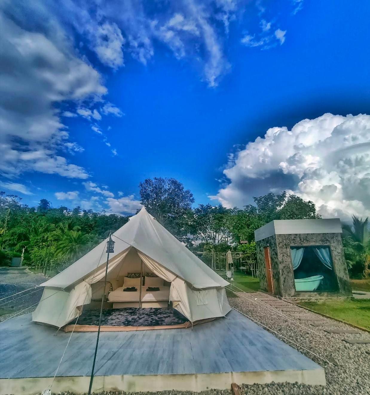 The Wes Village, Incl Free Breakfast & 100 Thb Food Gift Chiang Dao Eksteriør billede